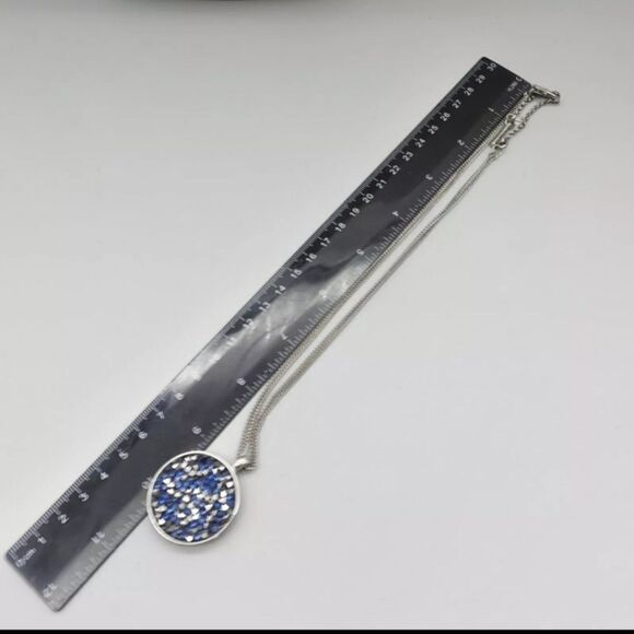 Kenneth Cole Necklace Blue Silver Tone Beaded Round Pendant 18 Inch Double Chain - Picture 6 of 11